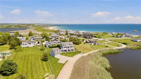 3 Richmond Pond Dr, Westport, MA 02790