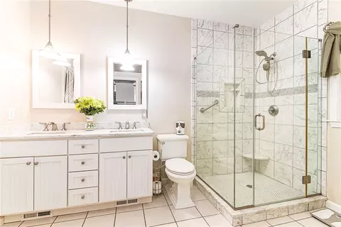Bath - 2 Evergreen Ln, Westerly, RI 02891 photo 1 of 2