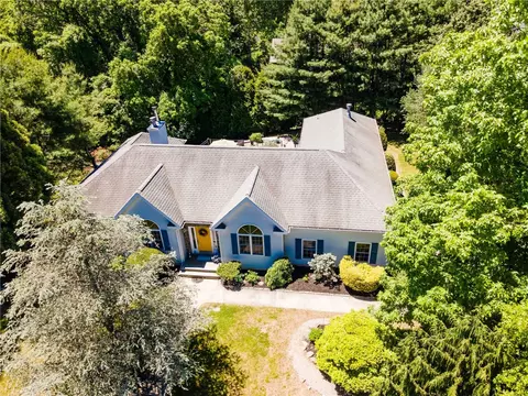 View/Area - 2 Evergreen Ln, Westerly, RI 02891 photo 1 of 7