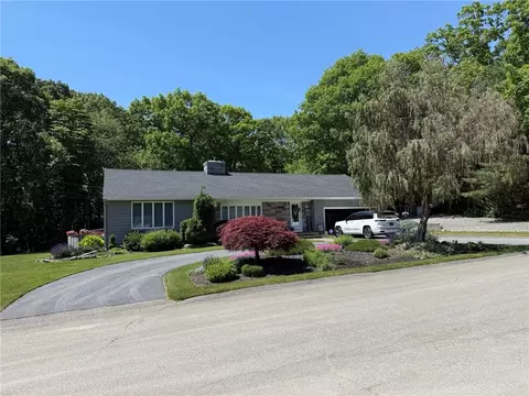 42 Elmdale Ave, Johnston, RI 02919