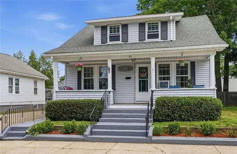 31 Cecile St, Lincoln, RI 02865