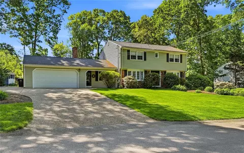 43 Follett St, Cumberland, RI 02864
