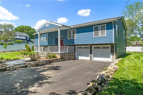 Exterior - 4 Shore Rd, Westerly, RI 02891 photo 2 of 6