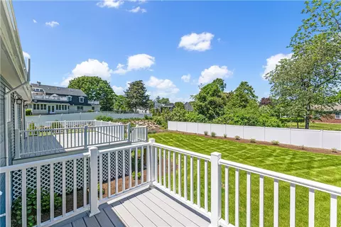 Exterior - 4 Shore Rd, Westerly, RI 02891 photo 5 of 6