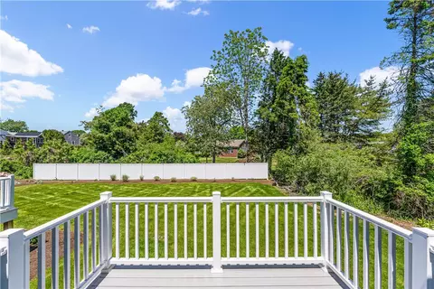 Exterior - 4 Shore Rd, Westerly, RI 02891 photo 4 of 6