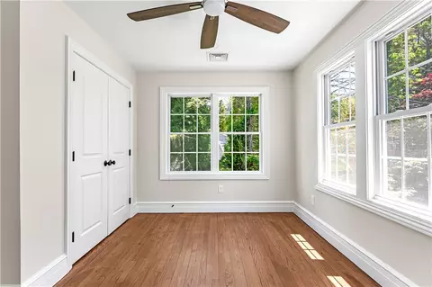 Bedroom - 4 Shore Rd, Westerly, RI 02891 photo 3 of 4