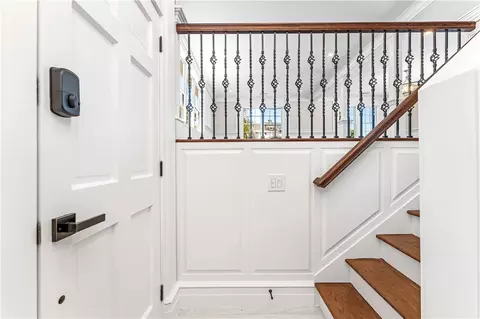 Entry Way - 4 Shore Rd, Westerly, RI 02891 photo 1 of 3