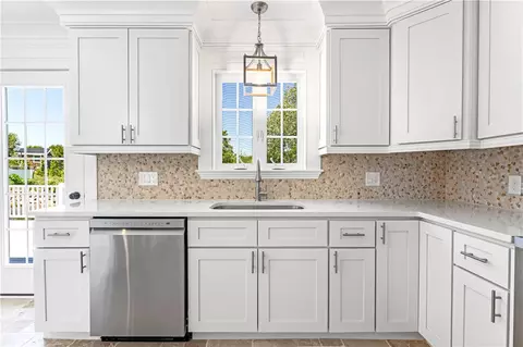 Kitchen - 4 Shore Rd, Westerly, RI 02891 photo 5 of 6