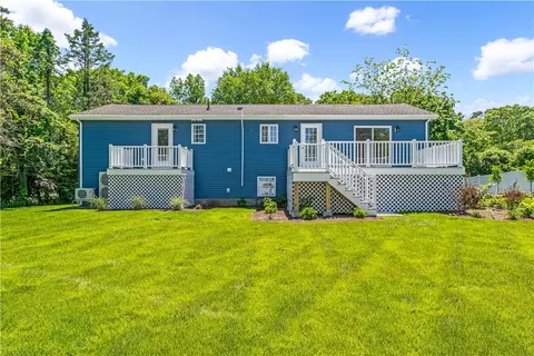 Exterior - 4 Shore Rd, Westerly, RI 02891 photo 3 of 6
