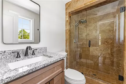Bath - 4 Shore Rd, Westerly, RI 02891 photo 4 of 4