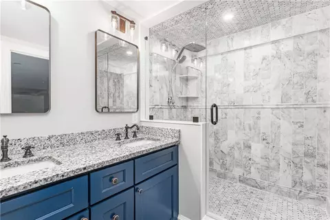 Bath - 4 Shore Rd, Westerly, RI 02891 photo 1 of 4