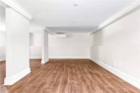 Living - 4 Shore Rd, Westerly, RI 02891 photo 6 of 7