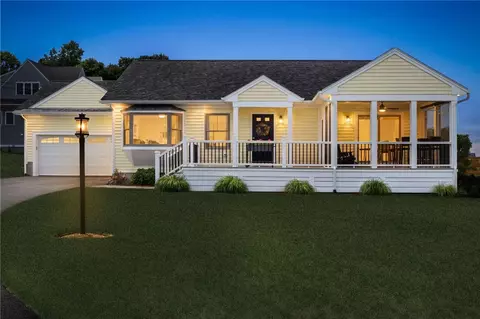 66 Mare Ter, Portsmouth, RI 02871