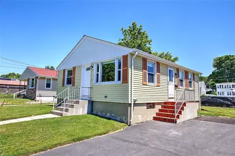 9 Custer Ave, Johnston, RI 02919