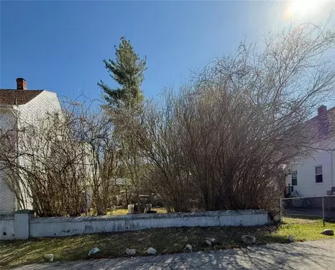 20 Mcclellan St, Providence, RI 02909