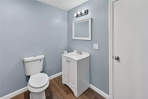 Bath - 40 Pound Rd, Westerly, RI 02891 photo 4 of 4