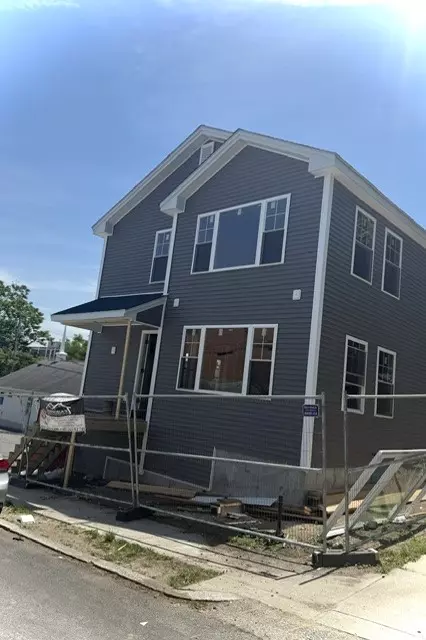 126 Johnson St, Providence, RI 02905