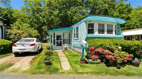 979 Toll Gate Rd, Warwick, RI 02886