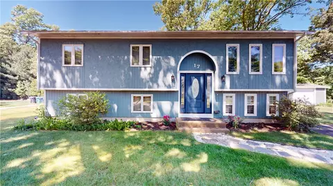 17 Tell St, Warwick, RI 02889