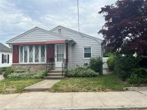 33 Bolton Ave, Providence, RI 02908