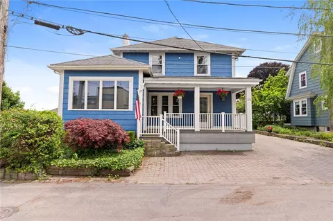 26 Fairview Ave, Cranston, RI 02905