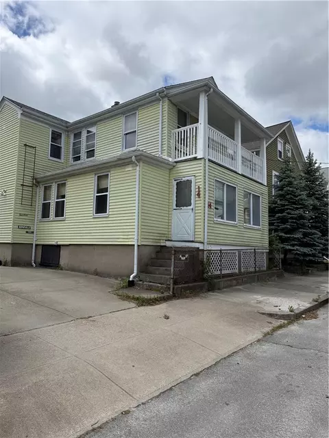 14 Park St, Central Falls, RI 02863