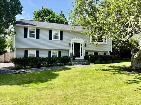 114 Hopeworth Ave, Bristol, RI 02809