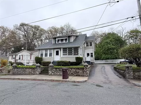 154 Saint Agnes Ave, Woonsocket, RI 02895