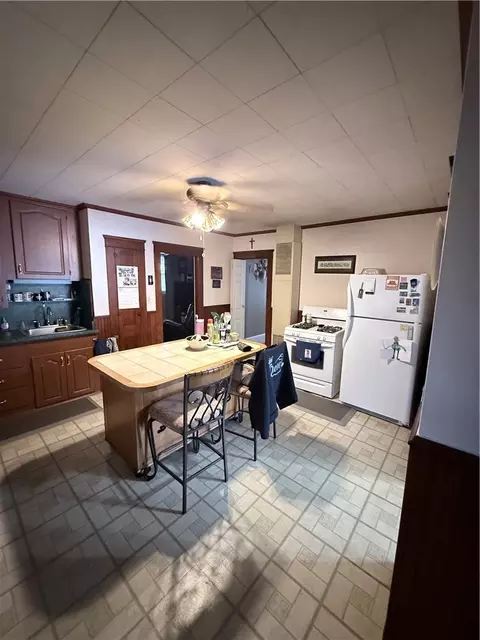 Kitchen - 154 Saint Agnes Ave, Woonsocket, RI 02895 photo 2 of 6