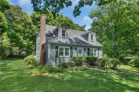 27 Fairway Dr, North Kingstown, RI 02852
