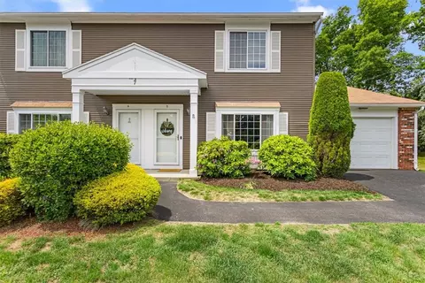 7 Eagle Run #B, East Greenwich, RI 02818