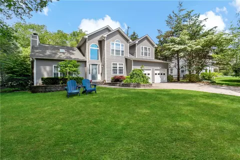 134 Wickham Rd, North Kingstown, RI 02852