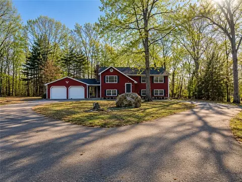 9 Hardwood Ln, Westerly, RI 02891