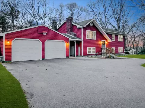 9 Hardwood Ln, Westerly, RI 02891