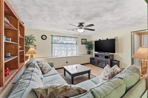Living - 199 Winthrop St, Woonsocket, RI 02895 photo 4 of 5
