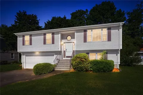 199 Winthrop St, Woonsocket, RI 02895