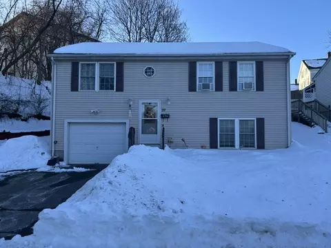97 New St, Woonsocket, RI 02895