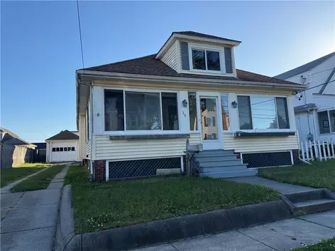 28 Richland St, Cranston, RI 02910