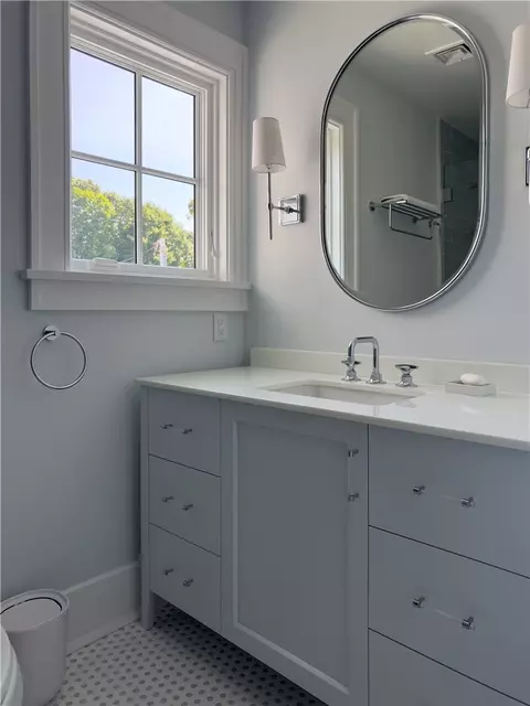 Bath - 39 Avondale Rd, Westerly, RI 02891 photo 6 of 6
