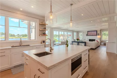 Kitchen - 39 Avondale Rd, Westerly, RI 02891 photo 3 of 4