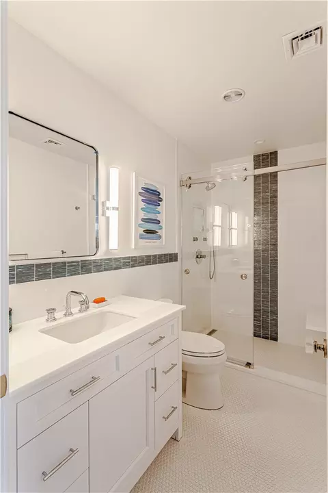 Bath - 39 Avondale Rd, Westerly, RI 02891 photo 5 of 6