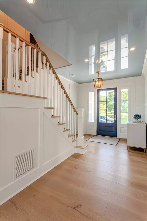 Entry Way - 39 Avondale Rd, Westerly, RI 02891 photo 1 of 2