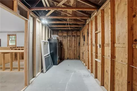 Entry Way - 252 Wolf Rock Rd, Exeter, RI 02822 photo 4 of 4