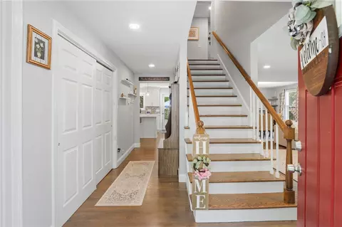 Entry Way - 252 Wolf Rock Rd, Exeter, RI 02822 photo 2 of 4