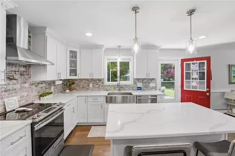 Kitchen - 252 Wolf Rock Rd, Exeter, RI 02822 photo 2 of 4