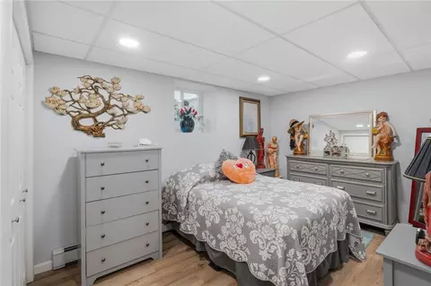Bedroom - 252 Wolf Rock Rd, Exeter, RI 02822 photo 4 of 4