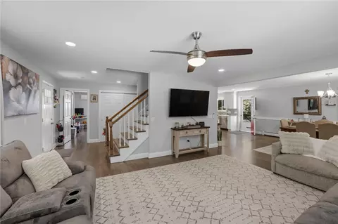 Entry Way - 252 Wolf Rock Rd, Exeter, RI 02822 photo 1 of 4