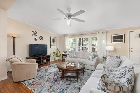 8 King Philip Rd, Coventry, RI 02816