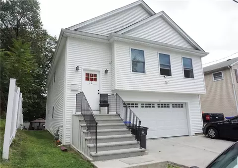 12 Thomas Ave, Pawtucket, RI 02860
