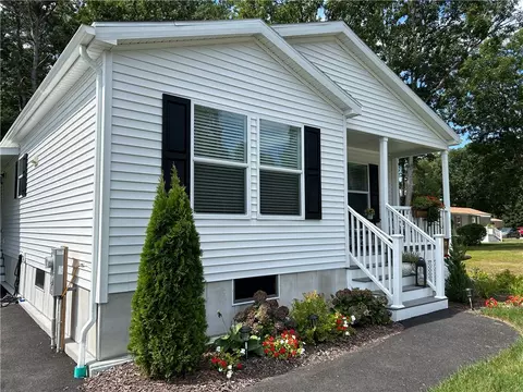 1 Cheryl Ln, Coventry, RI 02816
